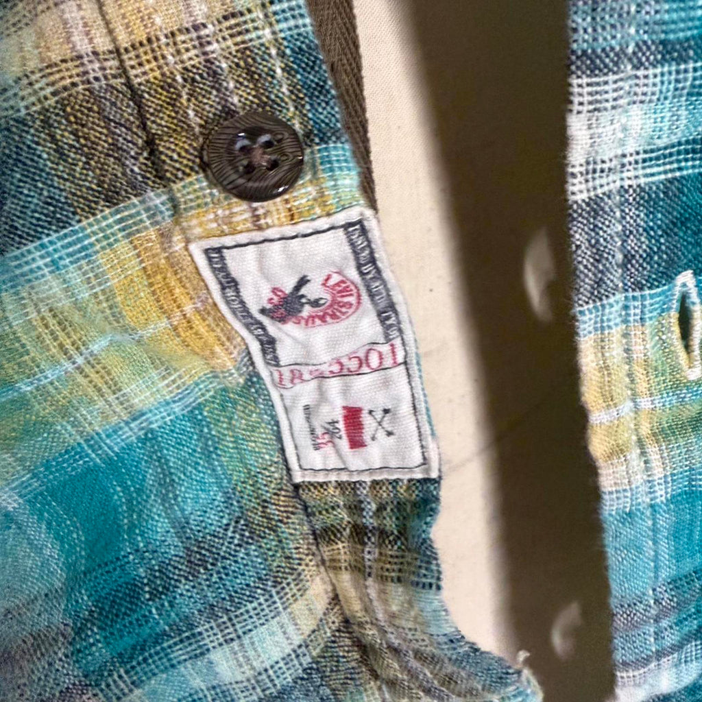 Levi's Small Plaid Button-Up Shirt