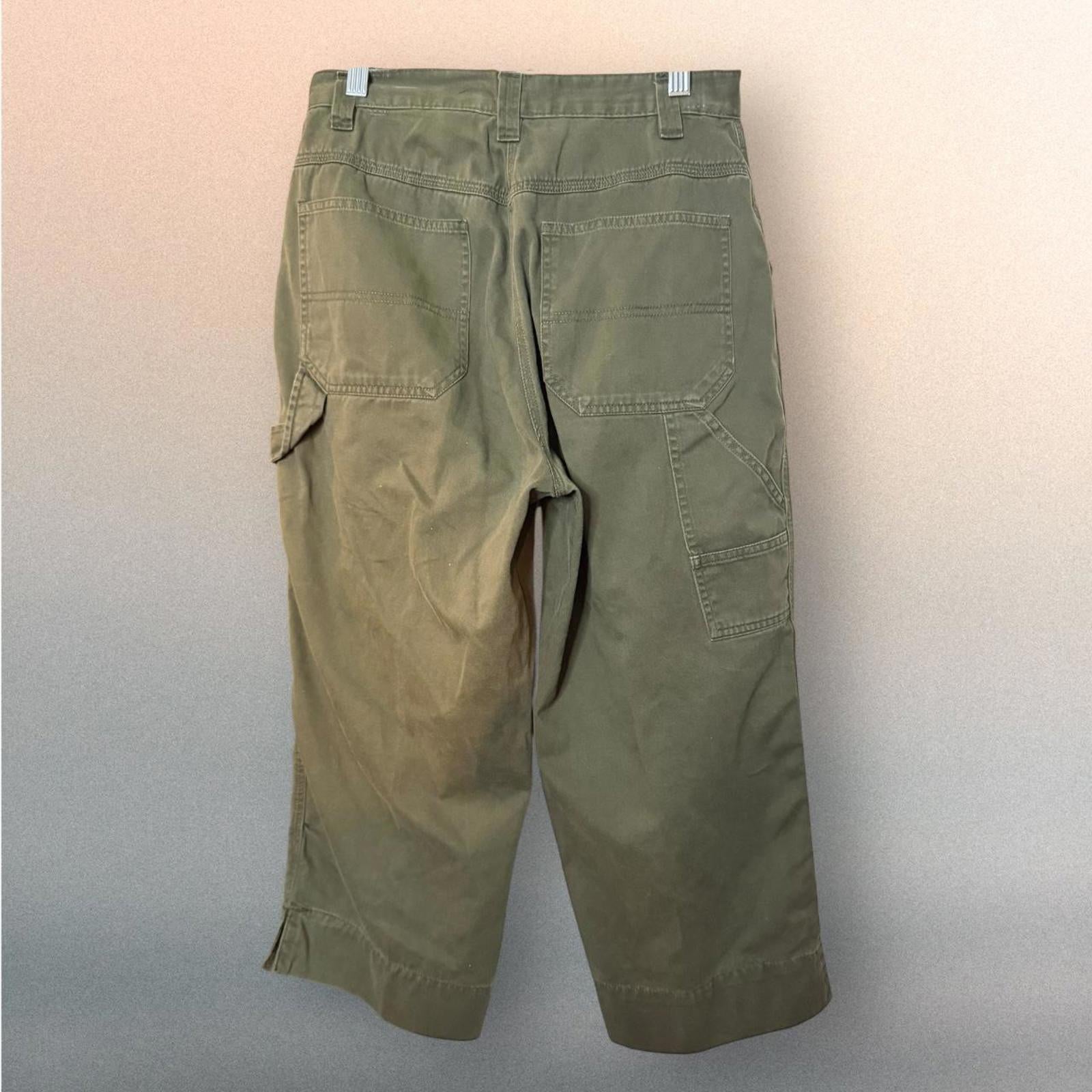 Bill Blass Green Cargo Capri Pants Size 6