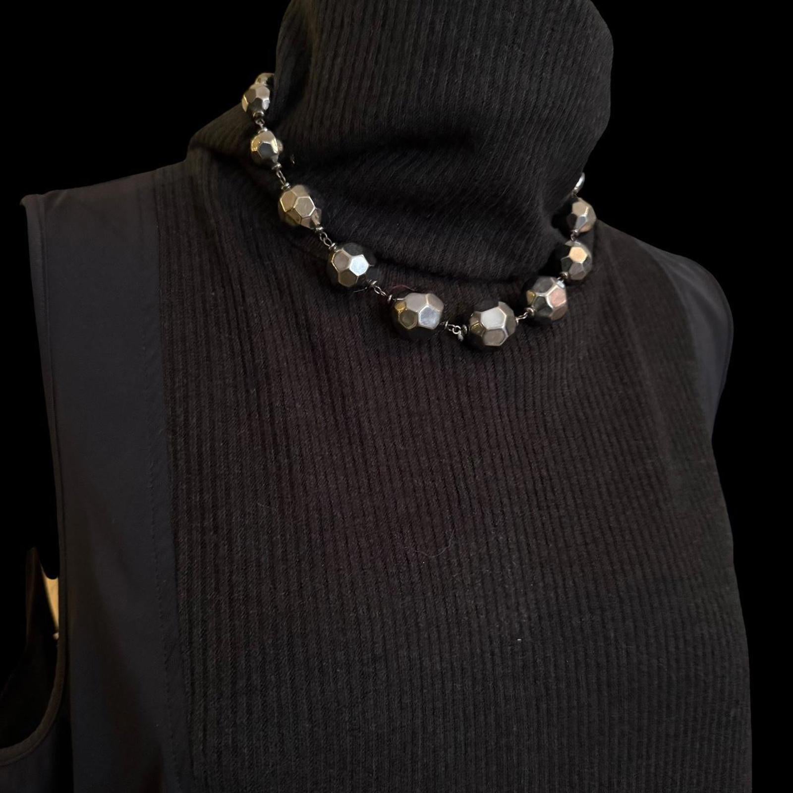 Silver Tone Facetted Bead Choker