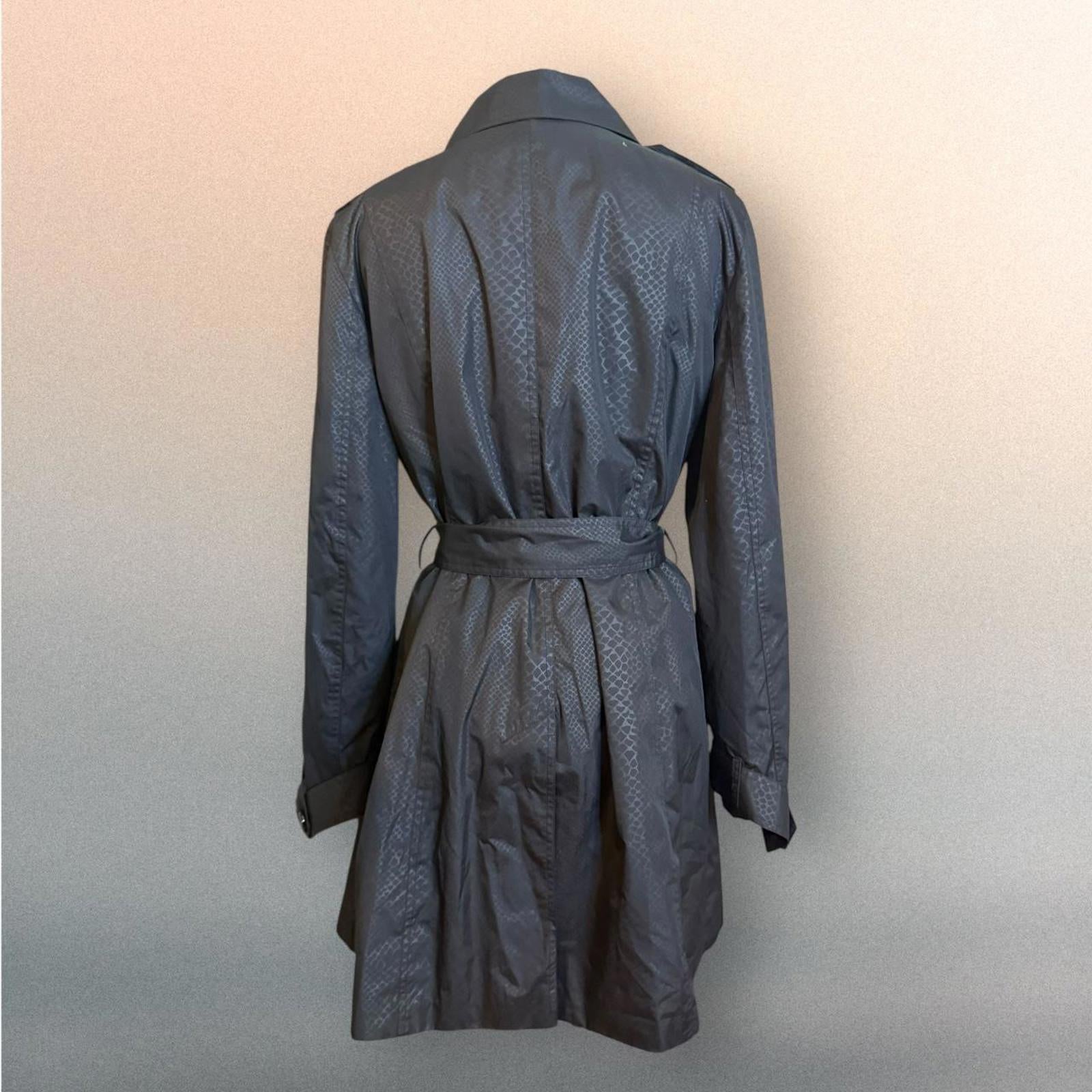Attention! Black Trenchcoat Size M