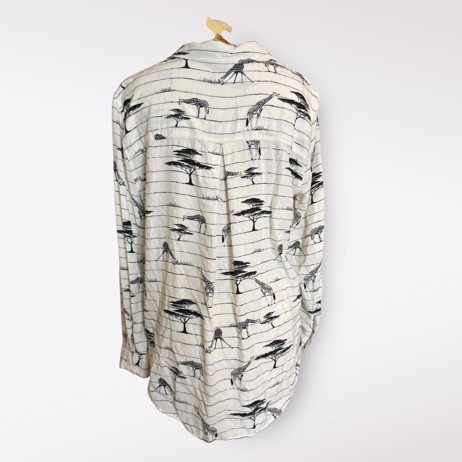 Jane + Delancy Giraffe Print Button Down Shirt