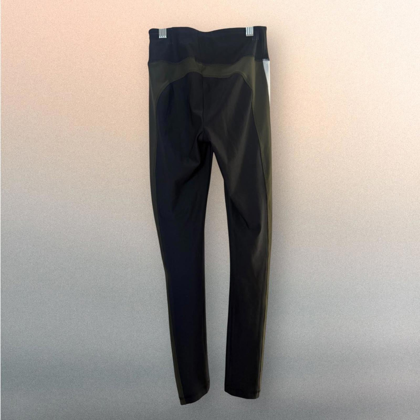 Bebe Women's Black and Grey Legging Size XS