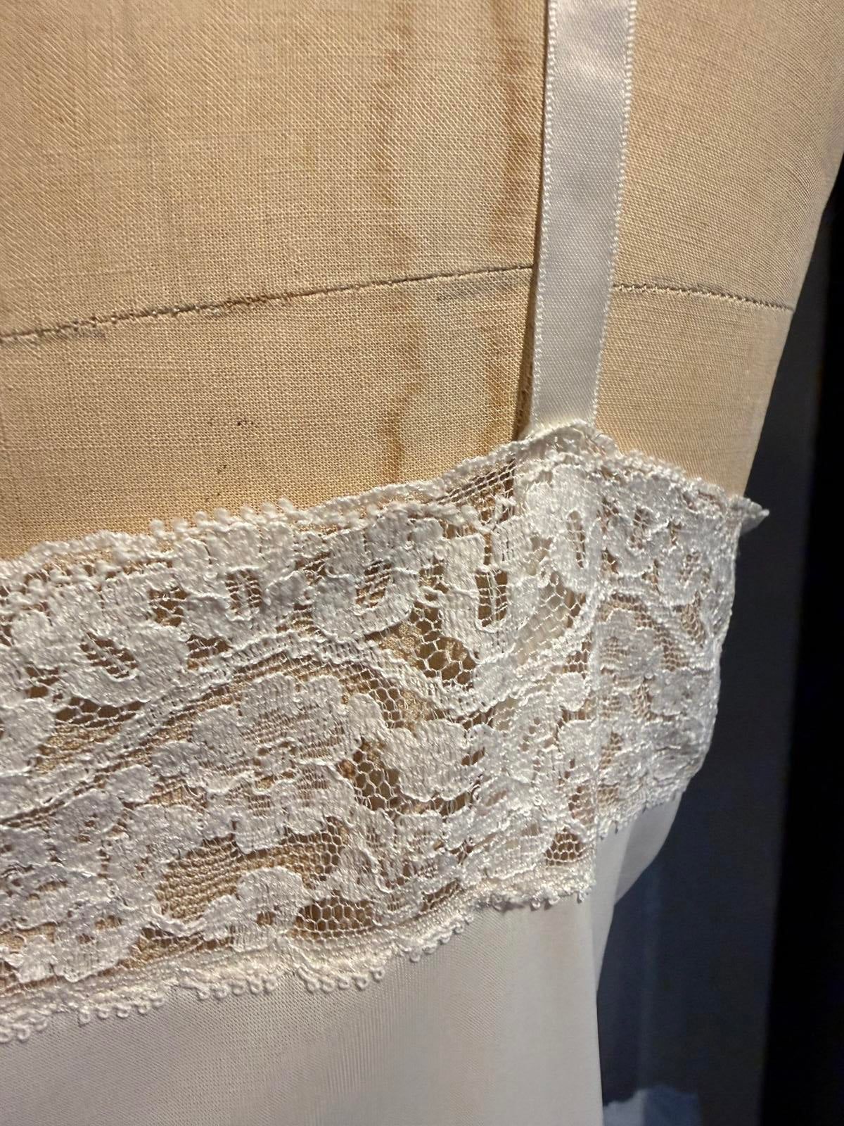 Vassarette Vintage Cream Lace Trim Slip Dress
