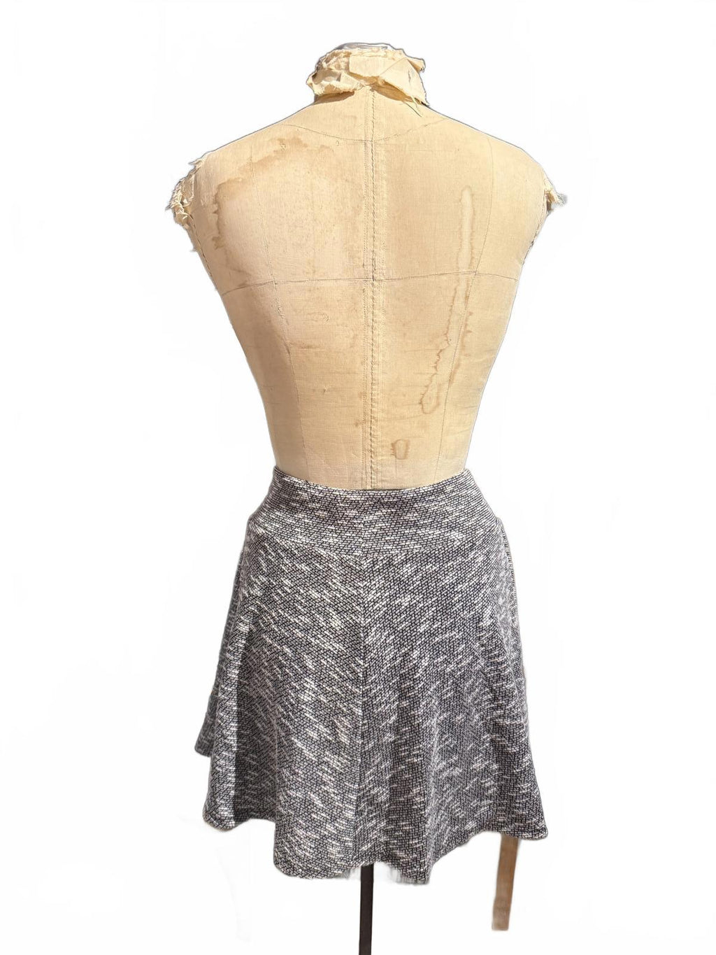 Joe B by Joe Benbasset Gray and White Patterned Flared Skirt with Tie Waist
