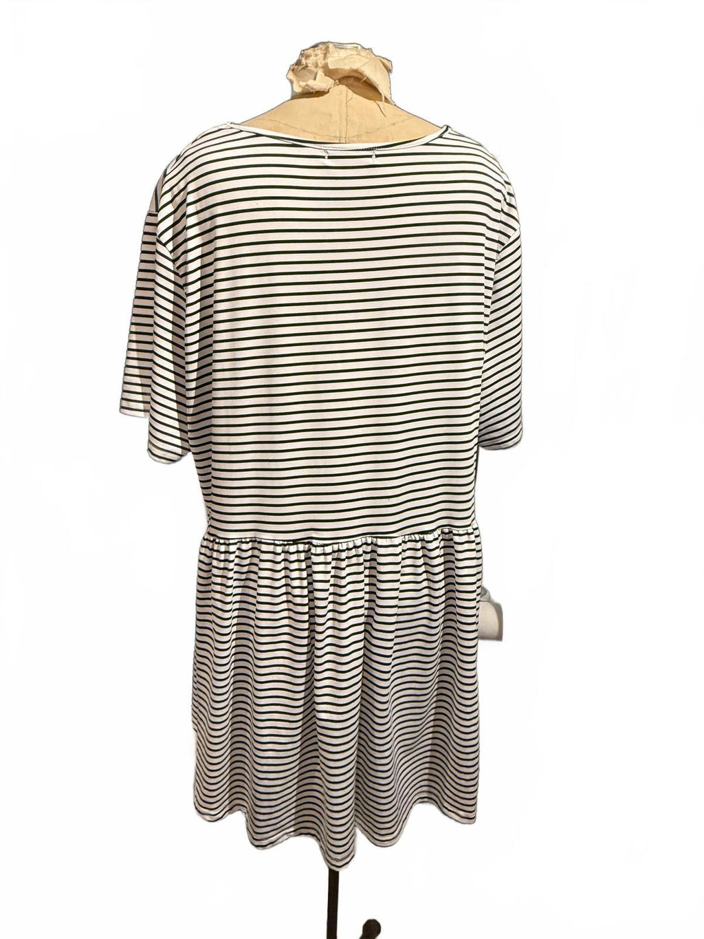 Casual Black and White Striped Short Sleeve Dress