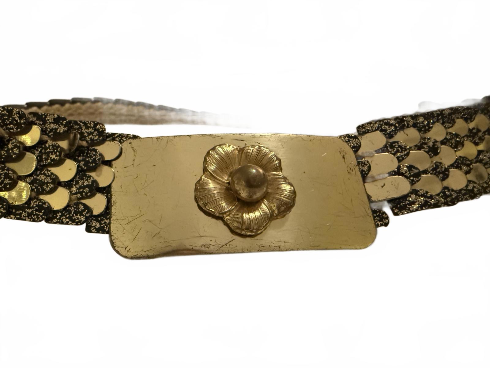 Gold-Tone Floral Detail Metal Stretch Belt