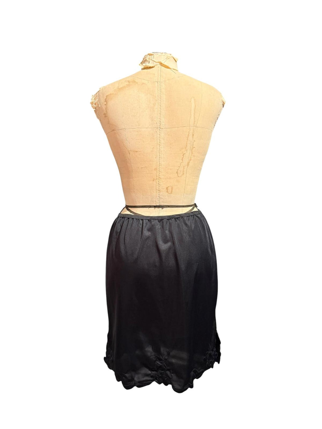 Black Scalloped Hem Half Slip Skirt