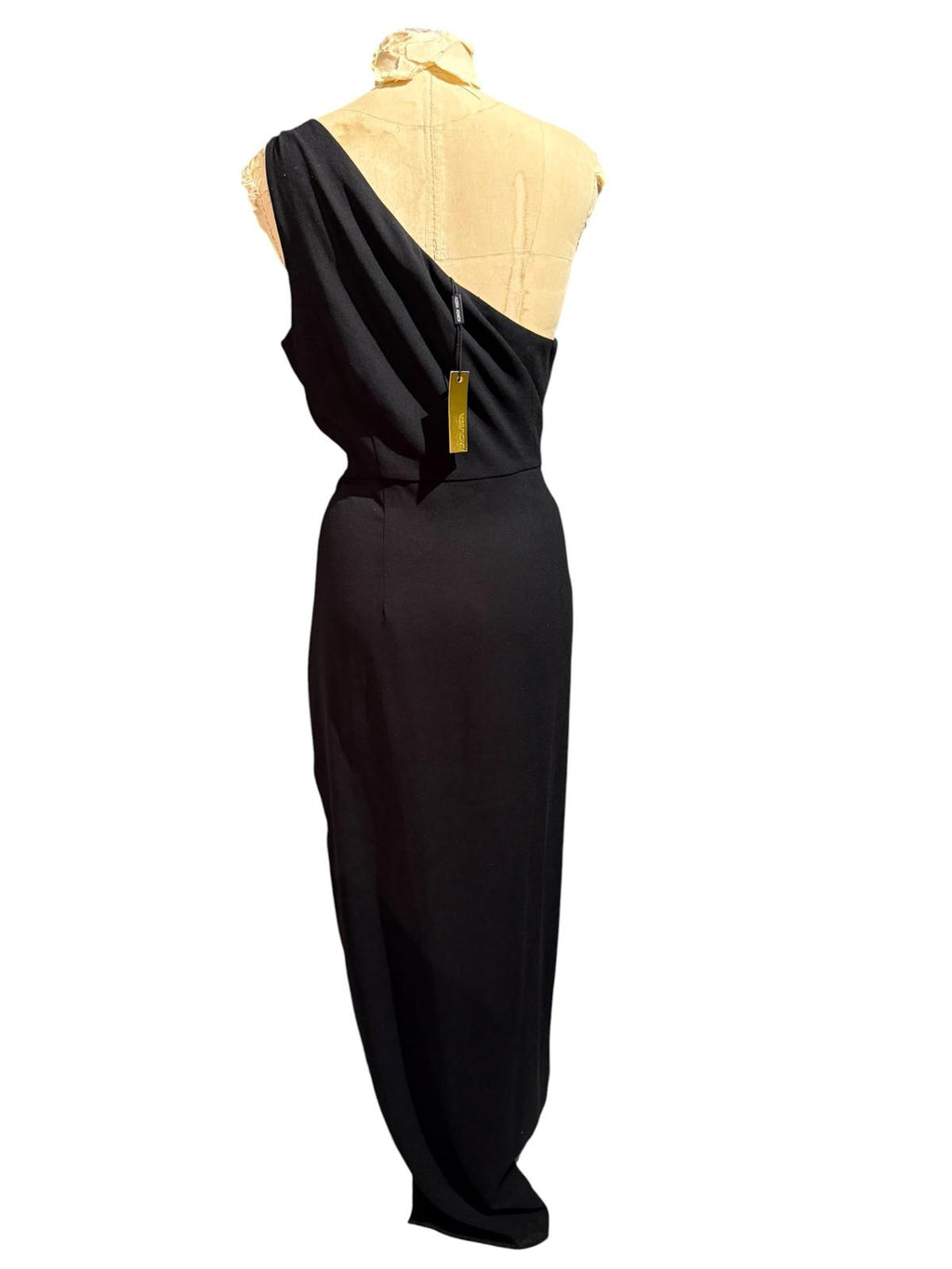 Alexia Admor Elegant One-Shoulder Black Evening Dress with Floral Accent