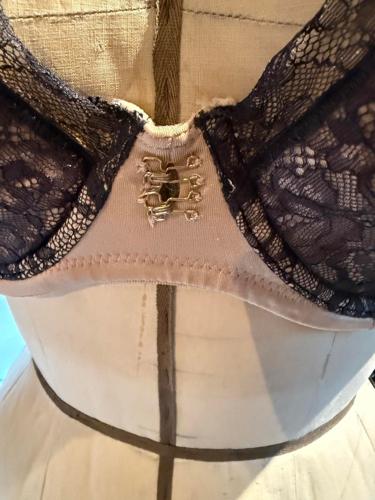 Vassarette Lace Overlay Nude and Black Bra with Adjustable Straps