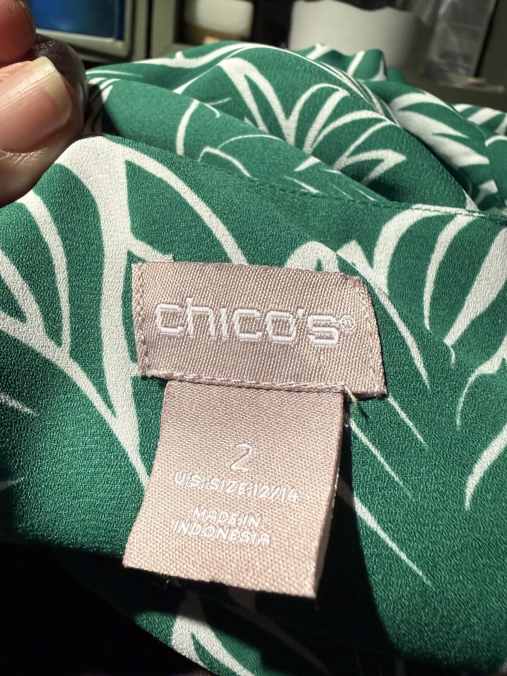 Chico’s Green and White Leaf Print V-Neck Blouse with Tie Front