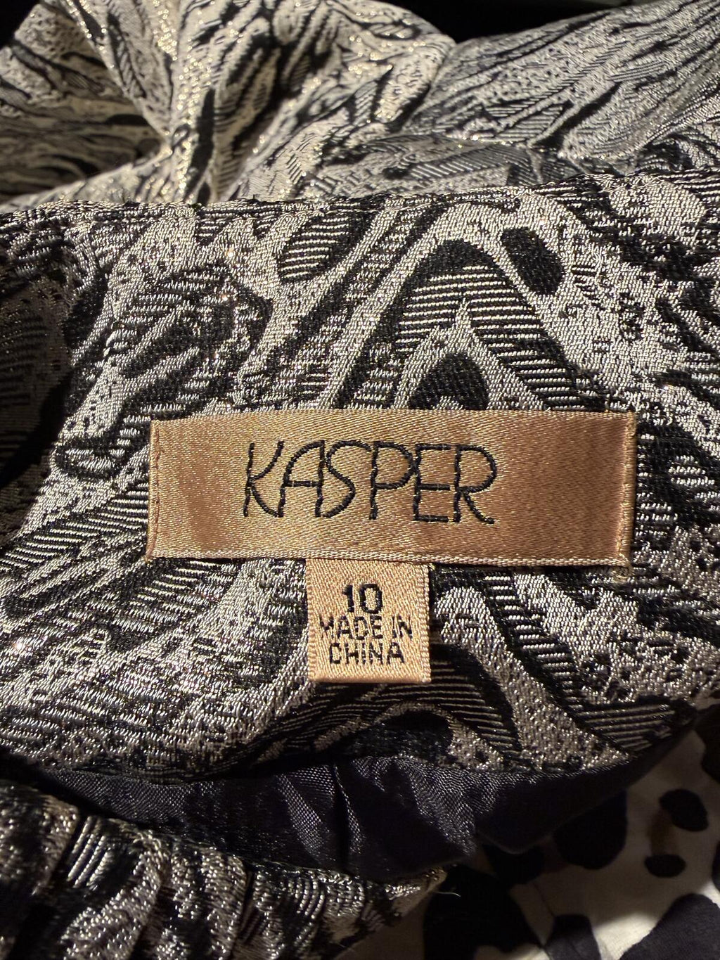 Kasper Vintage Long Sleeve Buttoned Jacket with Abstract Zebra Pattern