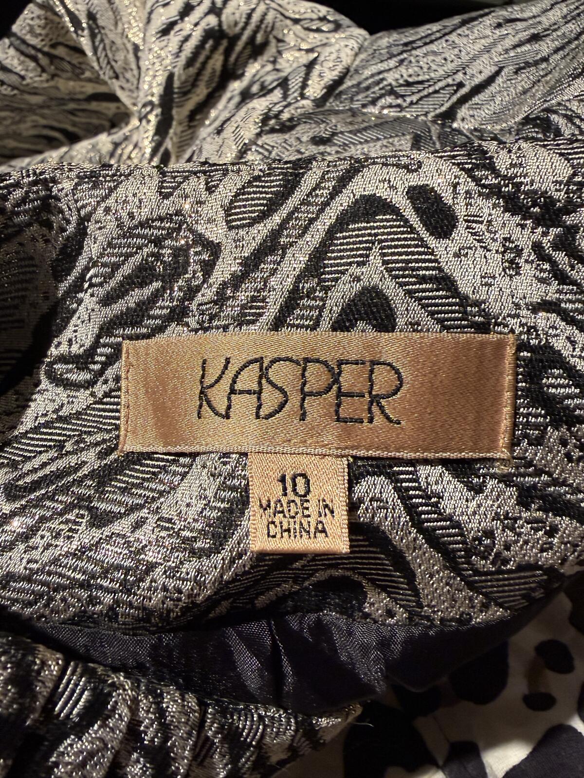 Kasper Vintage Long Sleeve Buttoned Jacket with Abstract Zebra Pattern