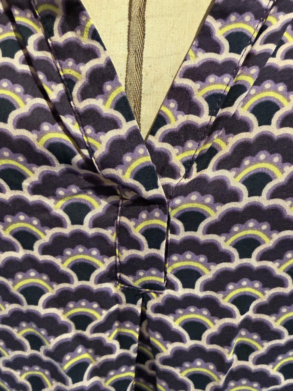 Boden Long Sleeve Patterned V-Neck Blouse
