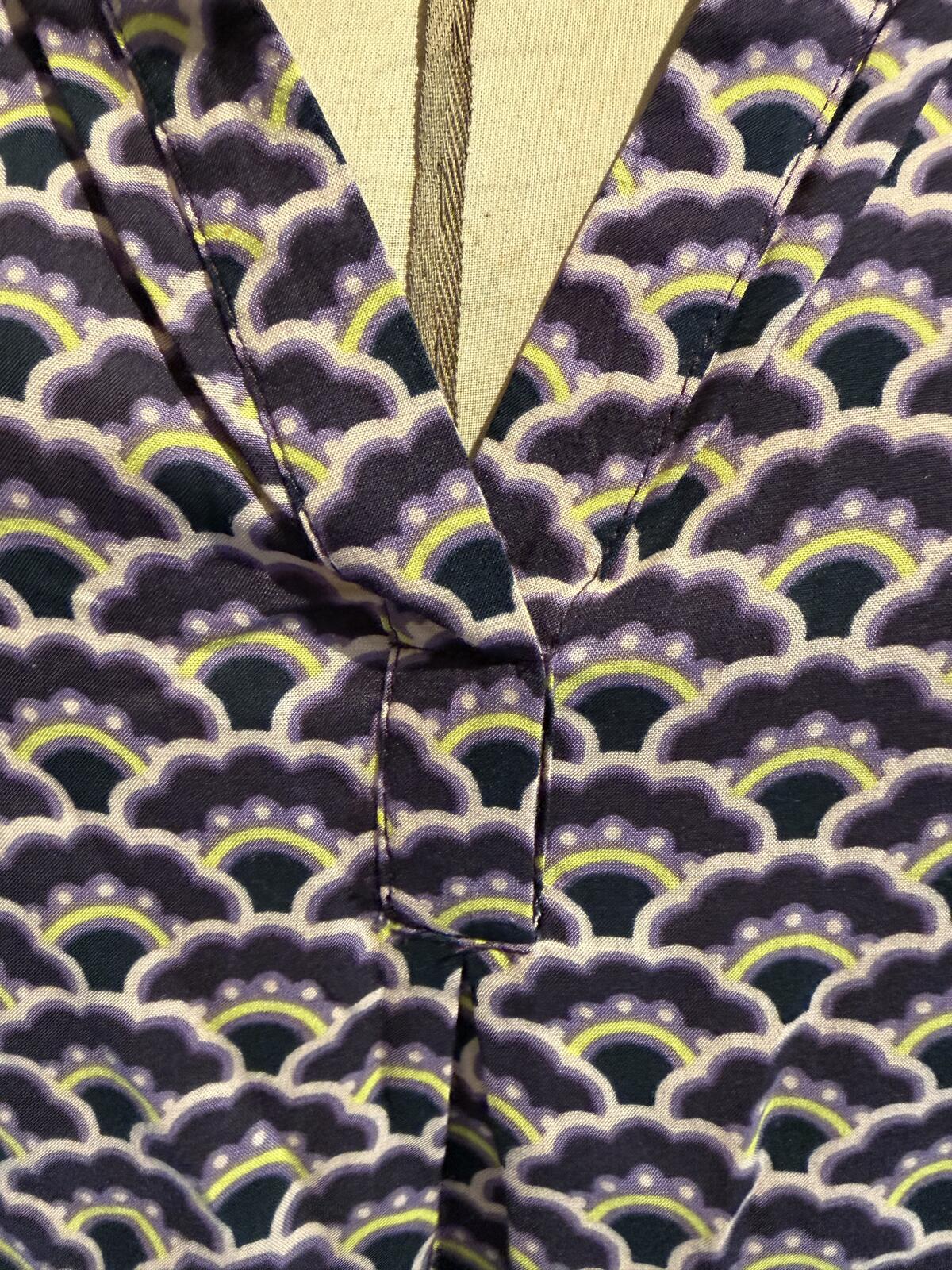 Boden Long Sleeve Patterned V-Neck Blouse