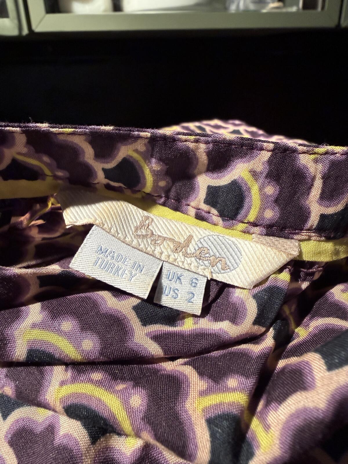 Boden Long Sleeve Patterned V-Neck Blouse