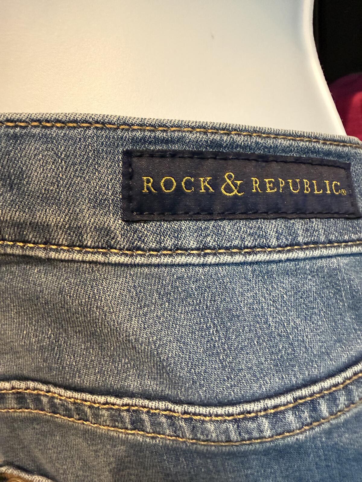 Rock & Republic Women's Light Wash Straight Leg Jeans