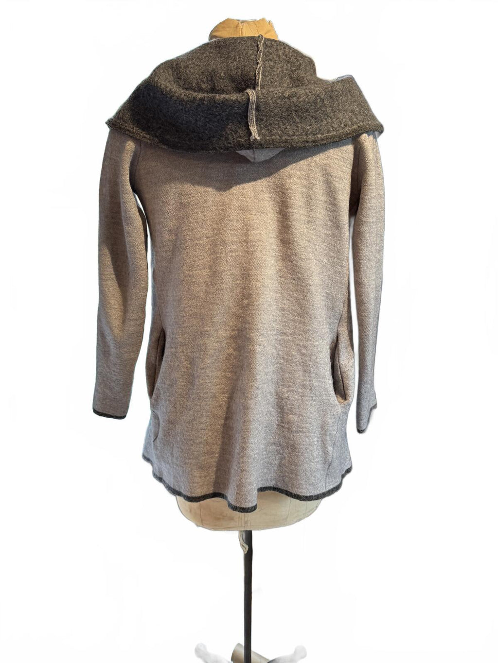 BNCI Two-Tone Gray Open Front Knit Cardigan with Large Collar