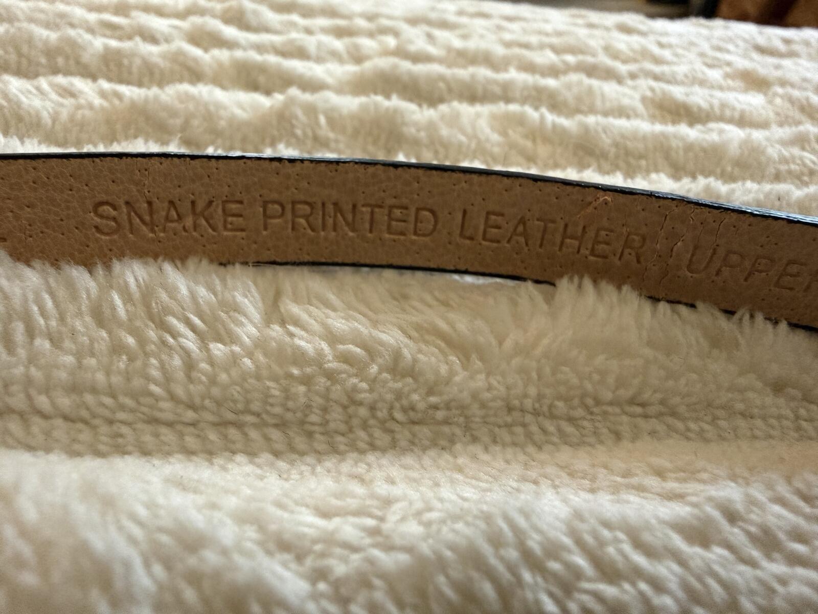 Set of Two Thin Leather Belts in Black and Burgundy