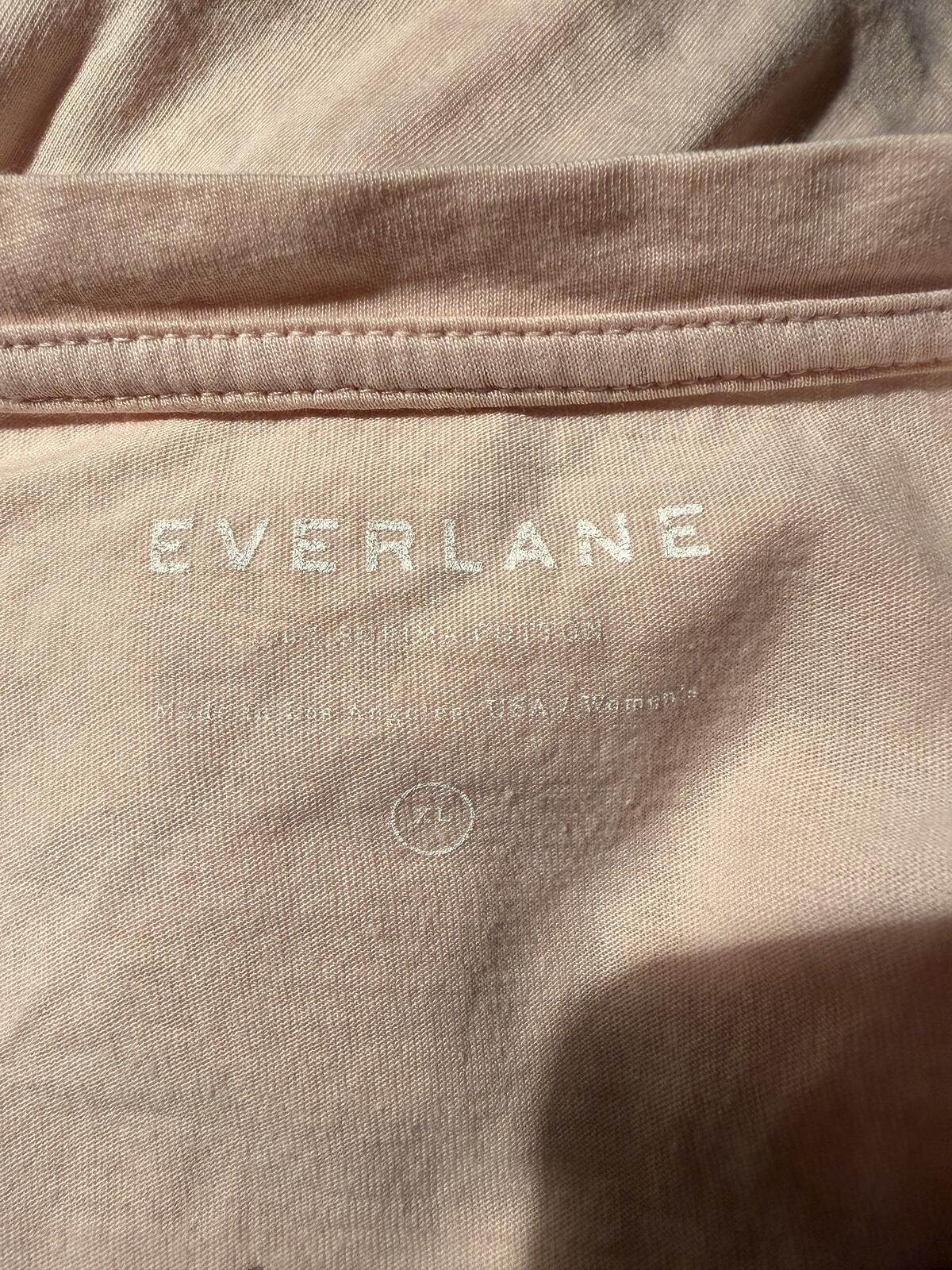 Everlane Light Pink V-Neck Short Sleeve T-Shirt