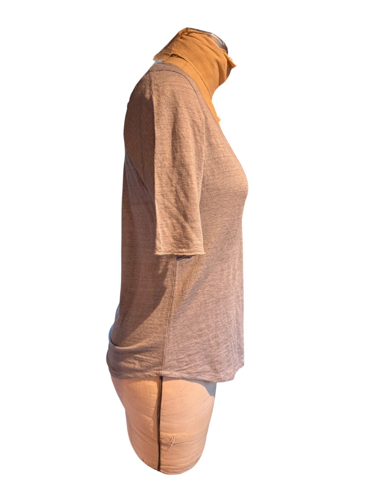 Neiman Marcus Basic Beige Short Sleeve Scoop Neck Top