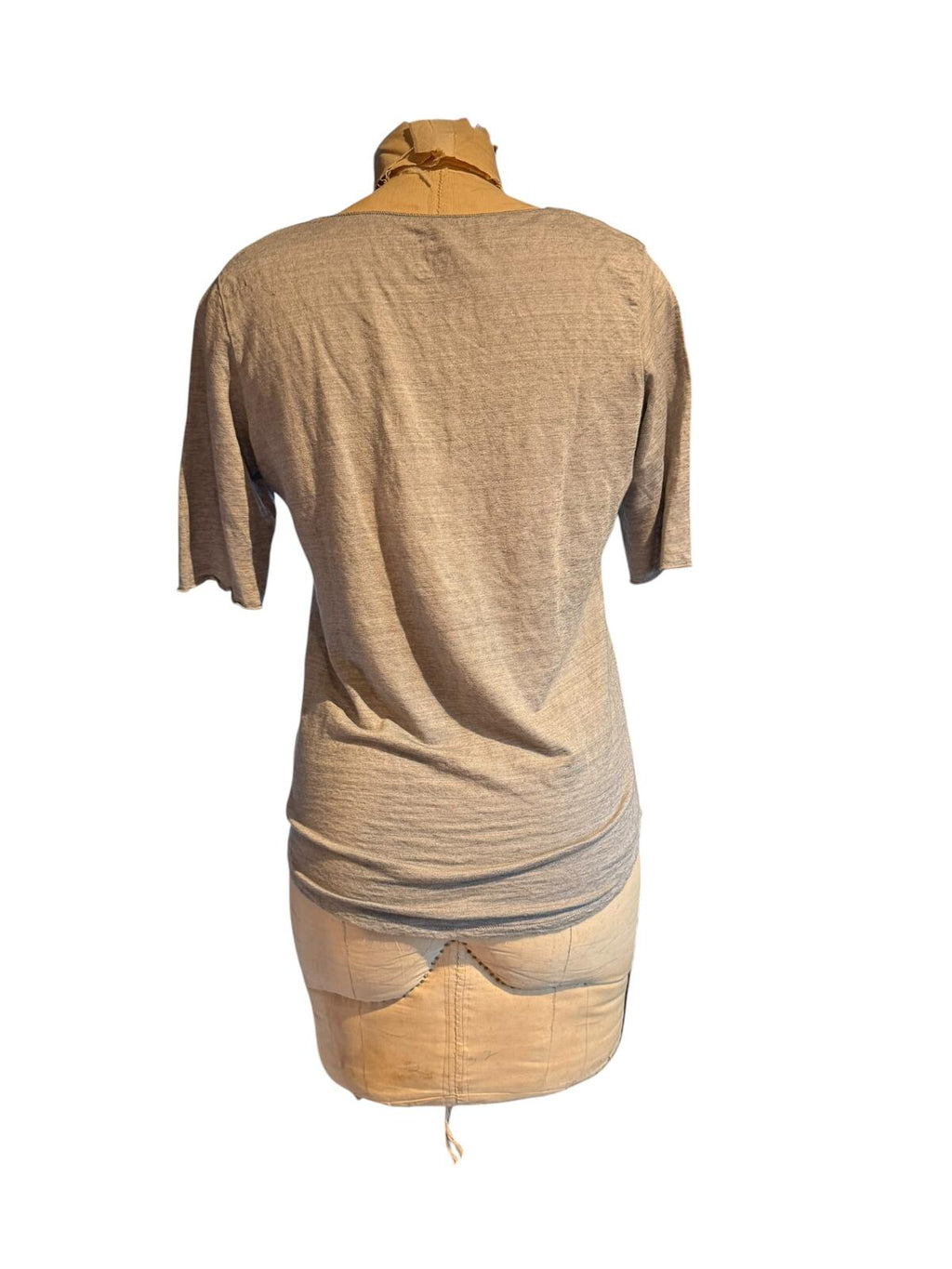Neiman Marcus Basic Beige Short Sleeve Scoop Neck Top
