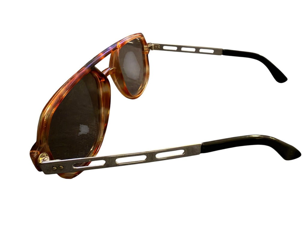 Vintage Style Tortoise Shell Sunglasses with Metal Arms