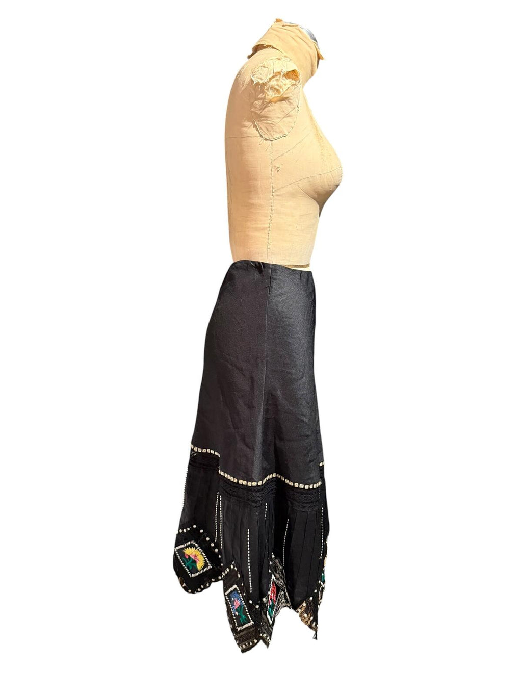 Carole Little Black Embroidered Asymmetric Hem Skirt