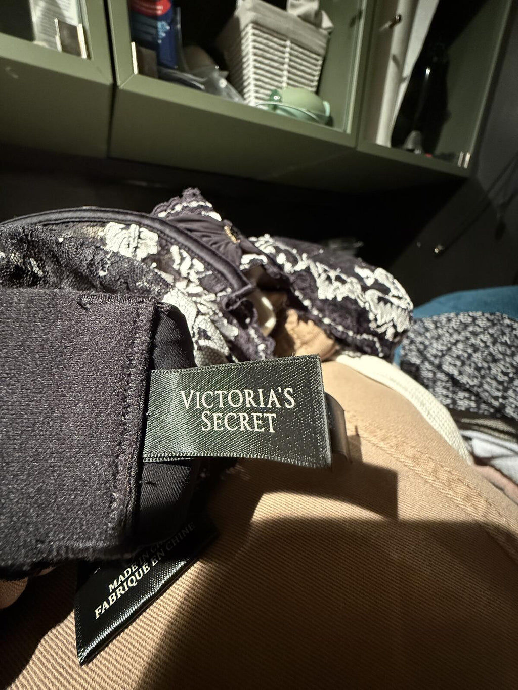 Victoria’s Secret Black Lace Underwire Bra with Floral Embroidery