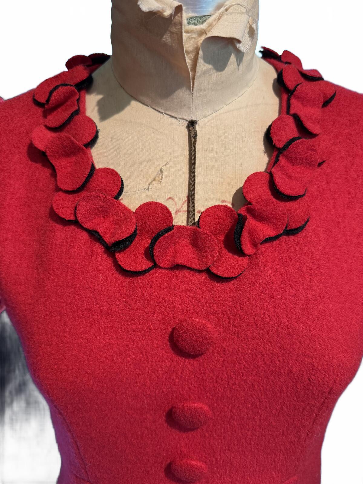 Vesade Red Wool Short Sleeve Dress with Decorative Bow and Buttons