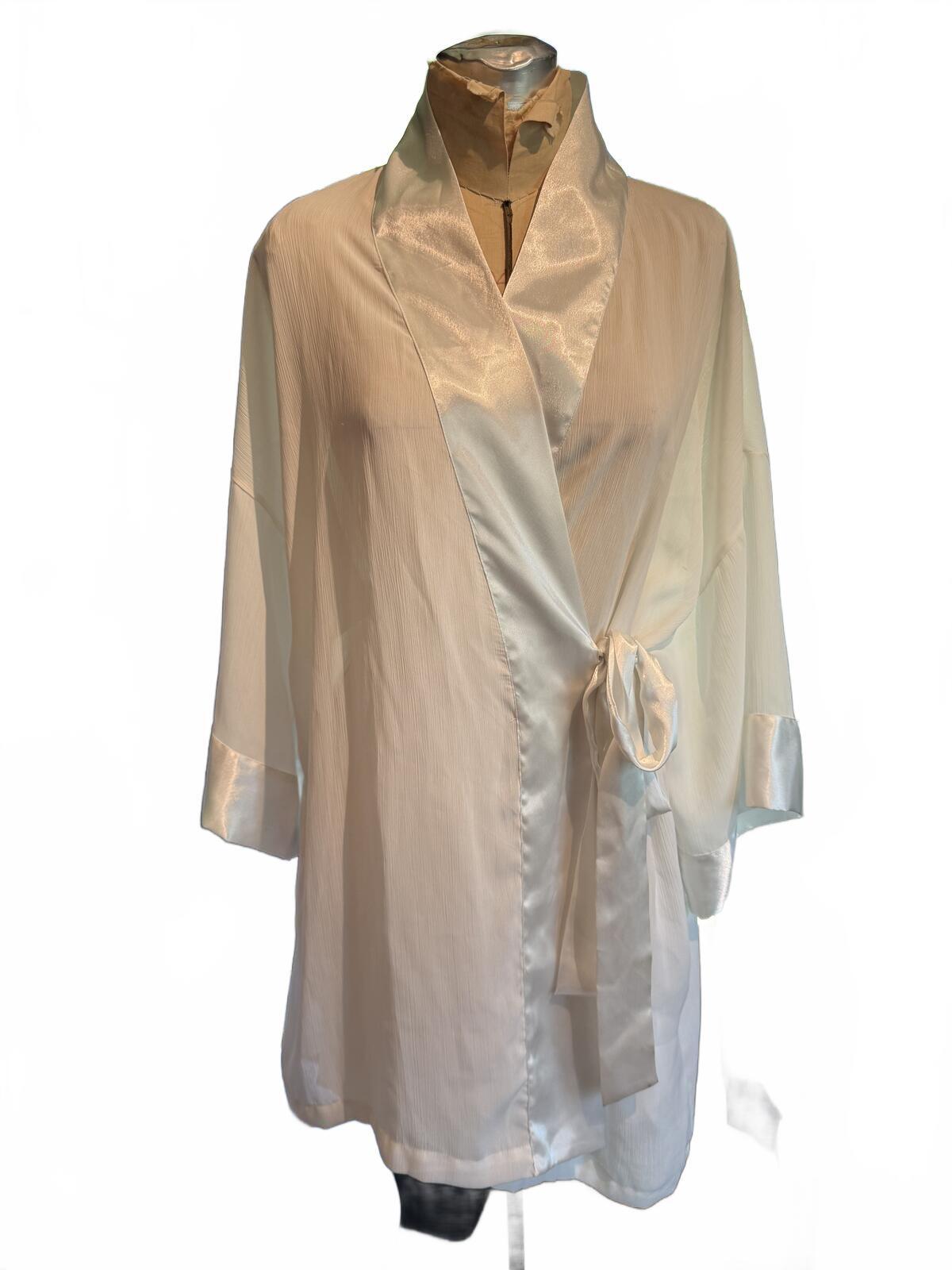 Victoria’s Secret Vintage Ivory Satin Trim Kimono Robe