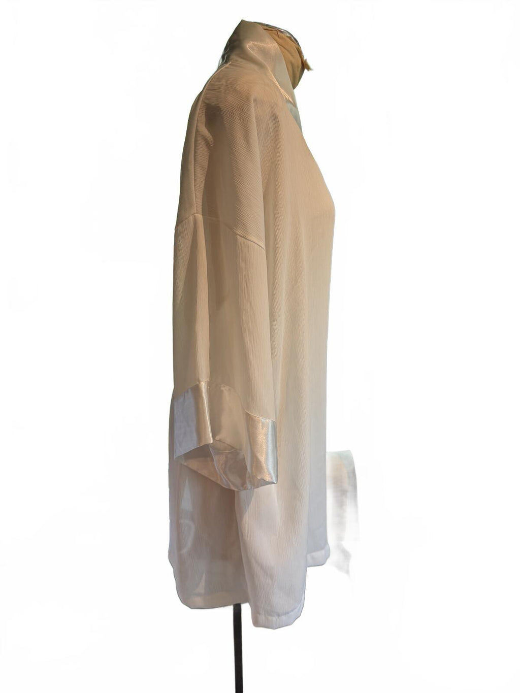 Victoria’s Secret Vintage Ivory Satin Trim Kimono Robe