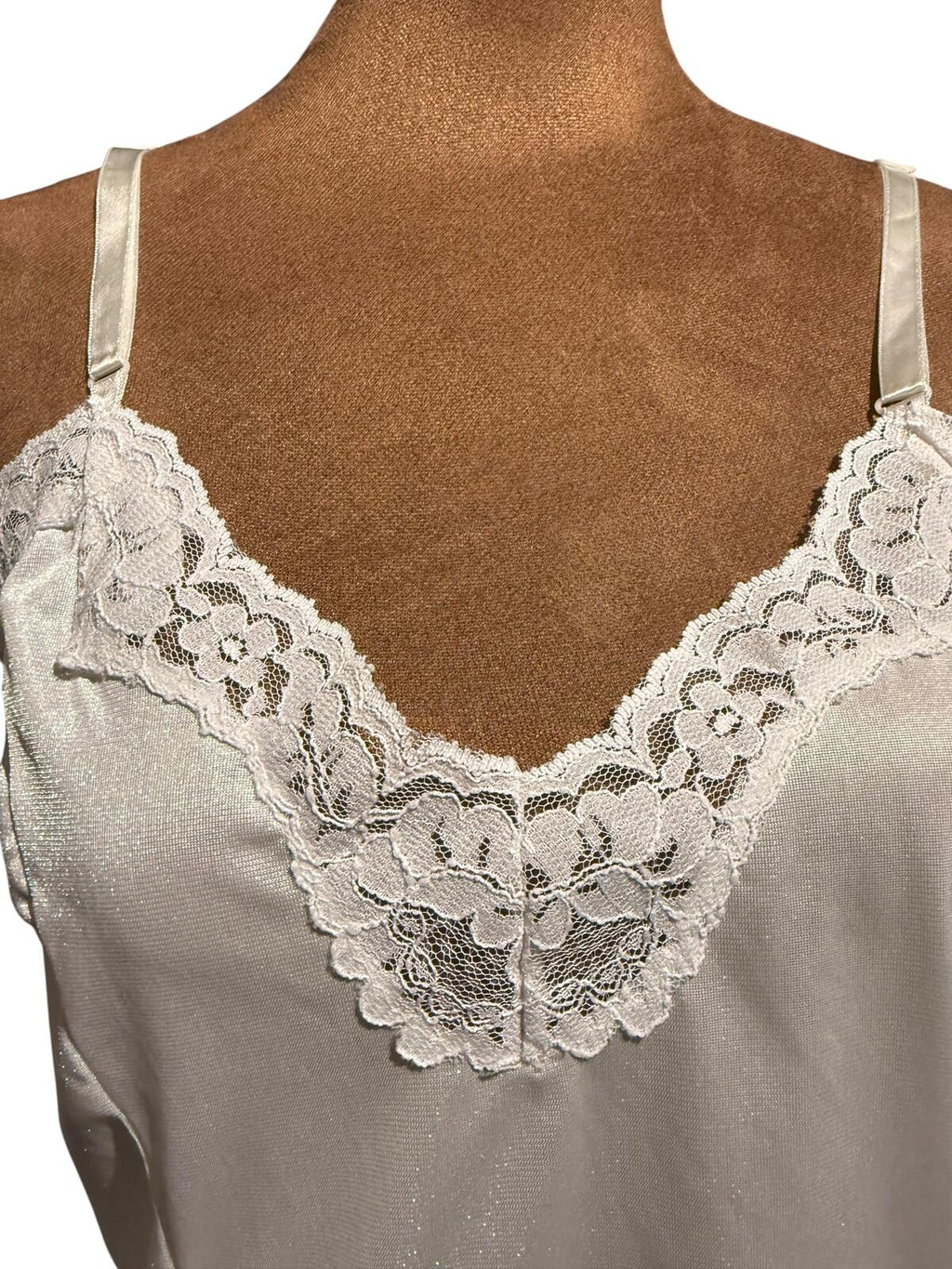 Mel-Lin Vintage White Lace Trim Satin Camisole Top