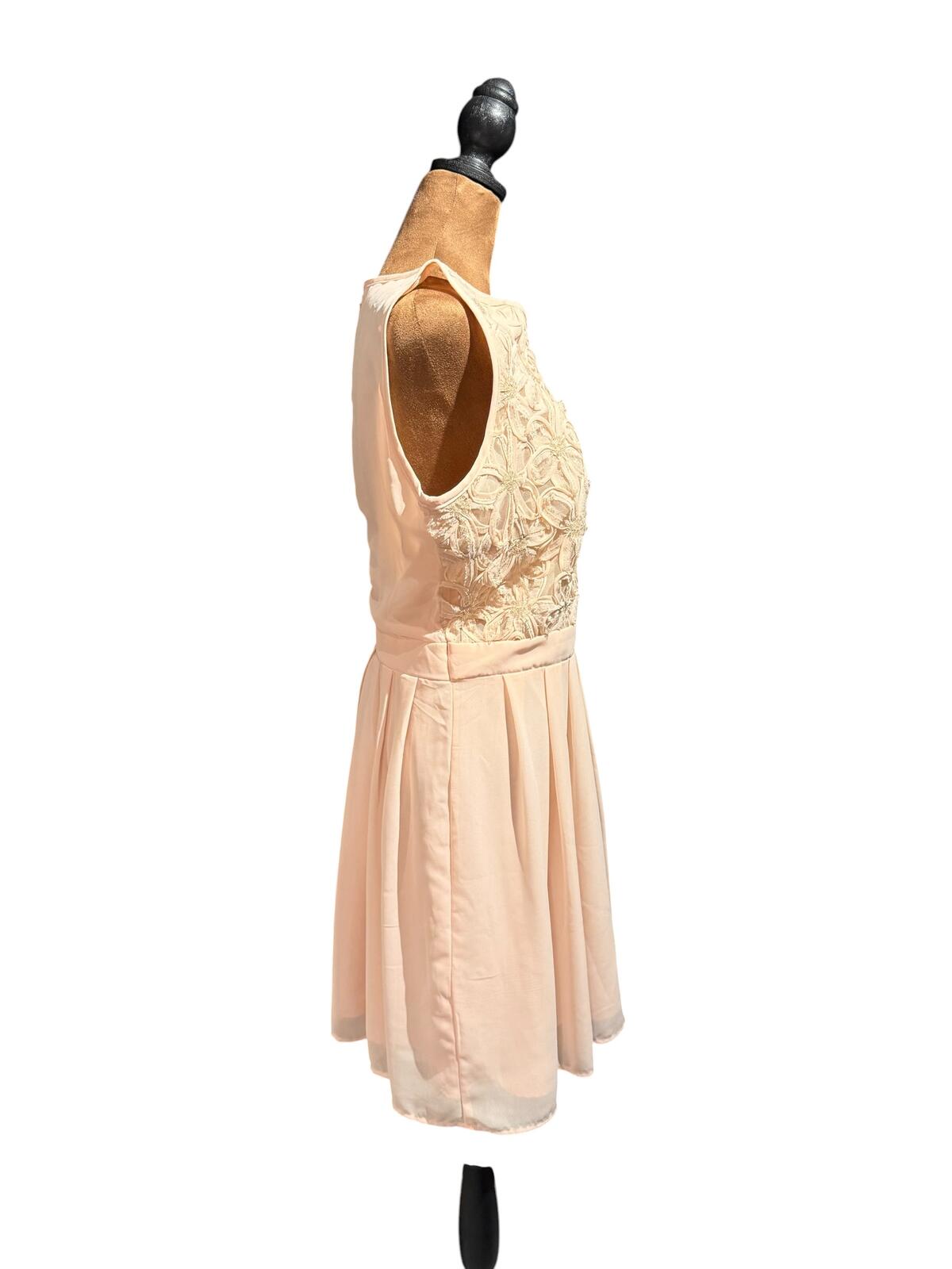 Yumi Light Pink Sleeveless Embroidered Dress
