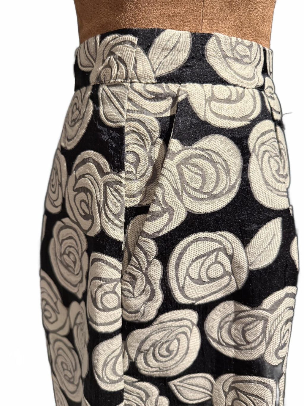Who What Wear Black and Cream Floral Jacquard Midi Skirt