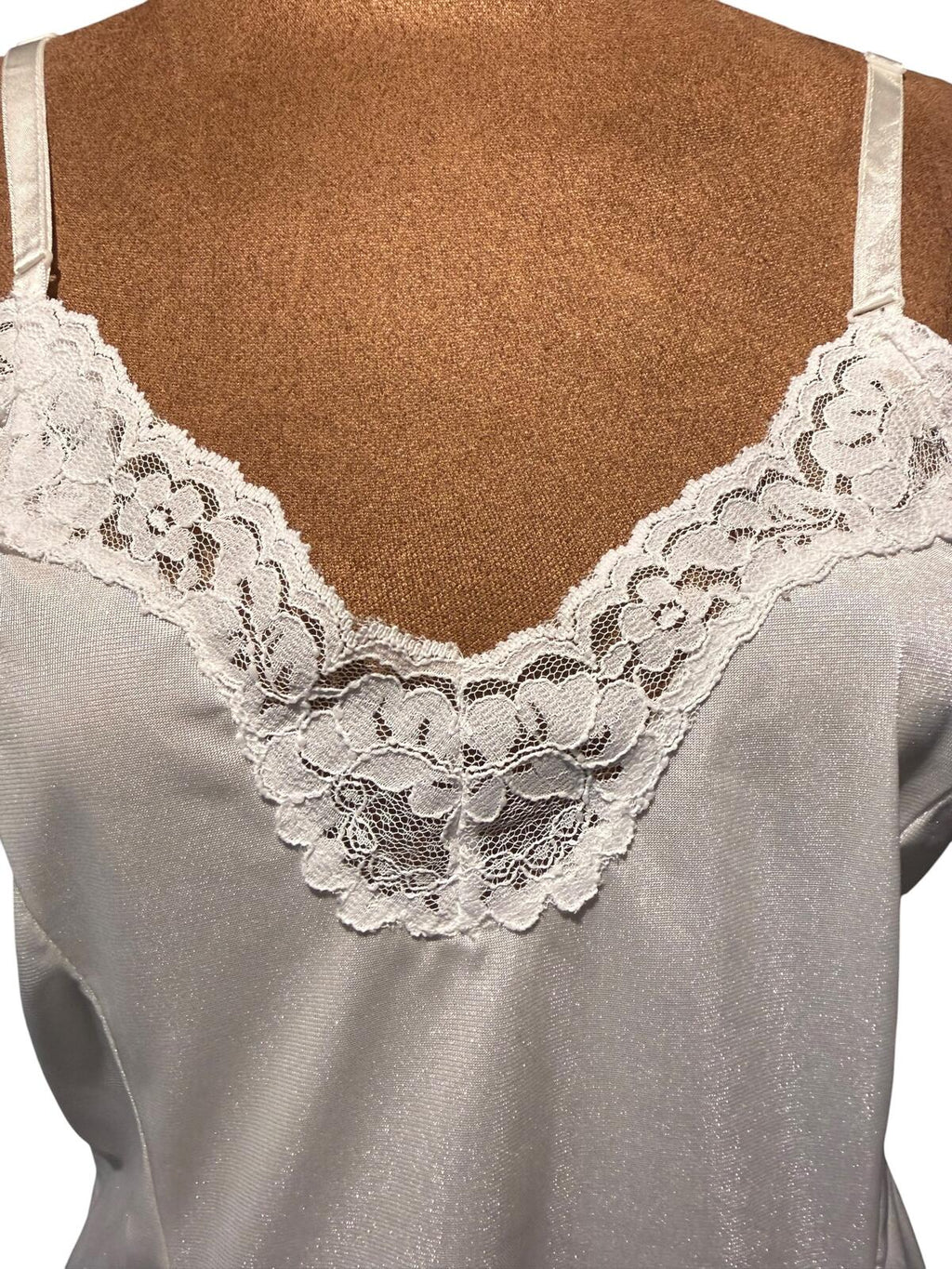 By Mel-Lin Vintage White Lace Trim Satin Camisole Top