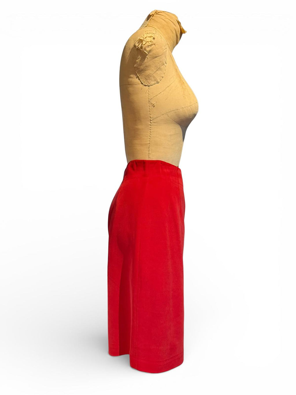 Chaus Red Knee-Length Silk Pencil Skirt