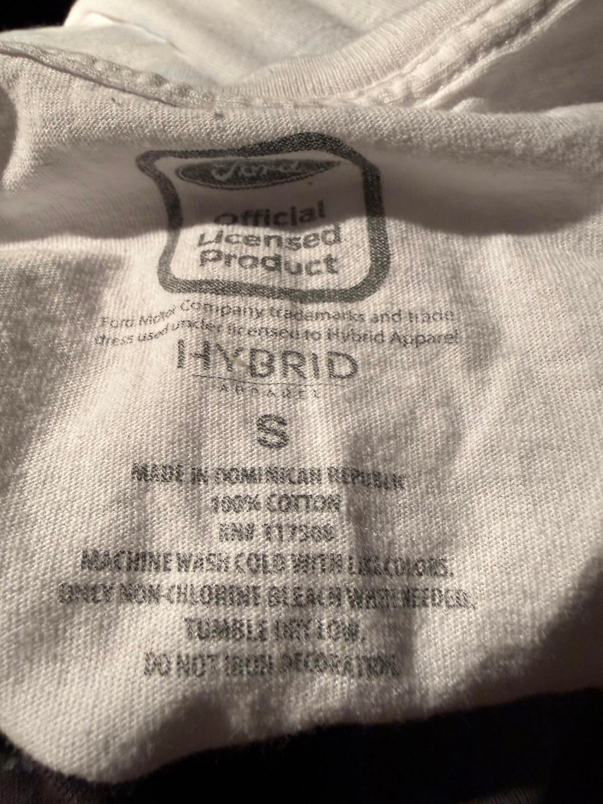 Ford Mustang American Muscle Hybrid T-Shirt Size Small
