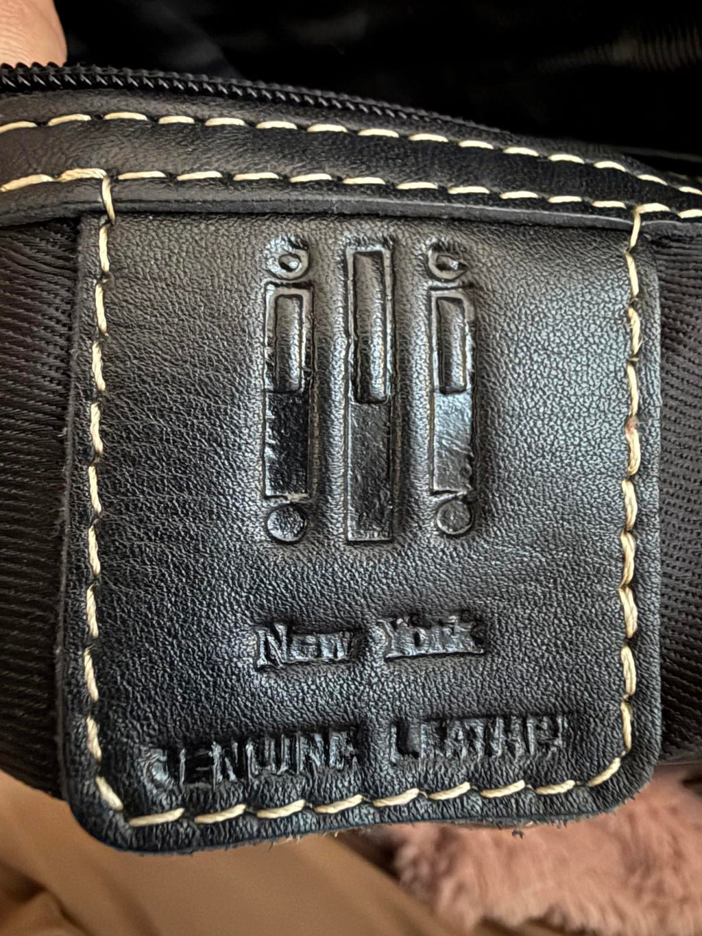 ili New York Genuine Leather Crossbody Bag