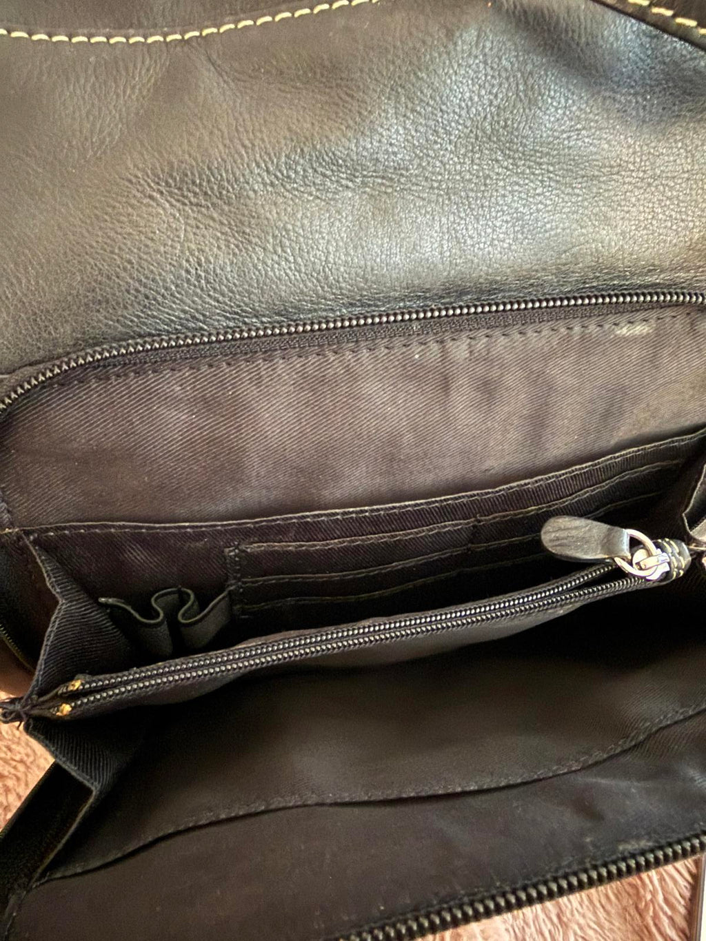 ili New York Genuine Leather Crossbody Bag