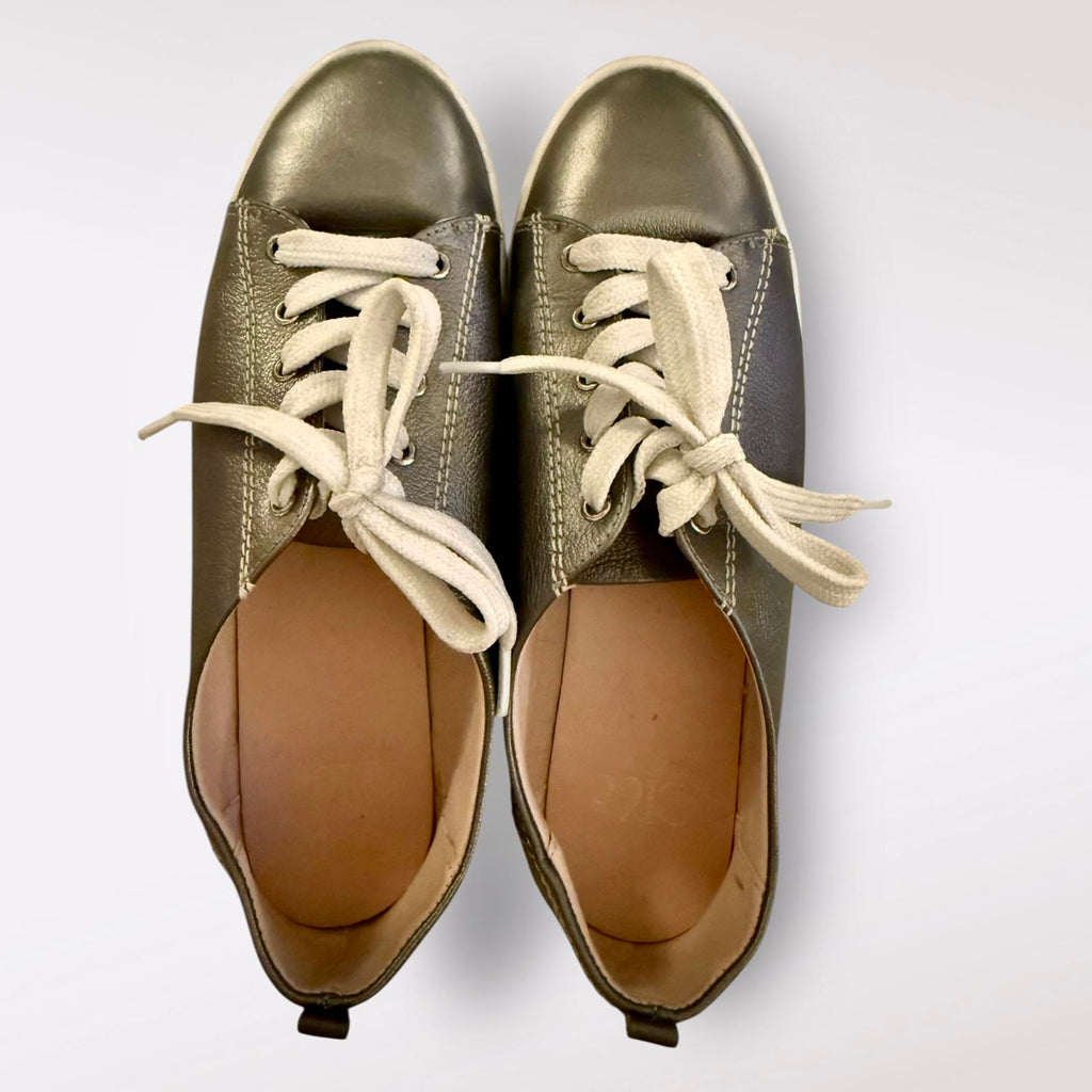 Clee Casual Metallic Gray Leather Sneakers with White Laces