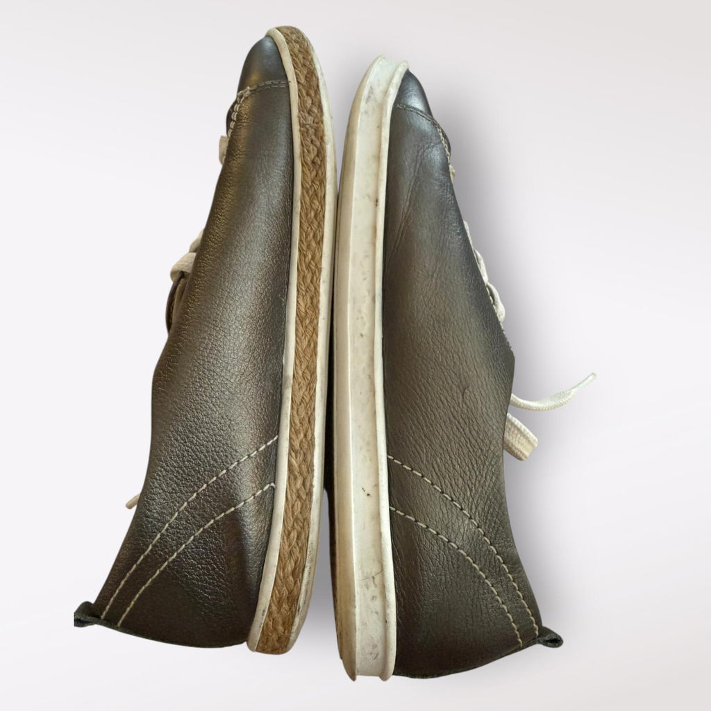 Clee Casual Metallic Gray Leather Sneakers with White Laces