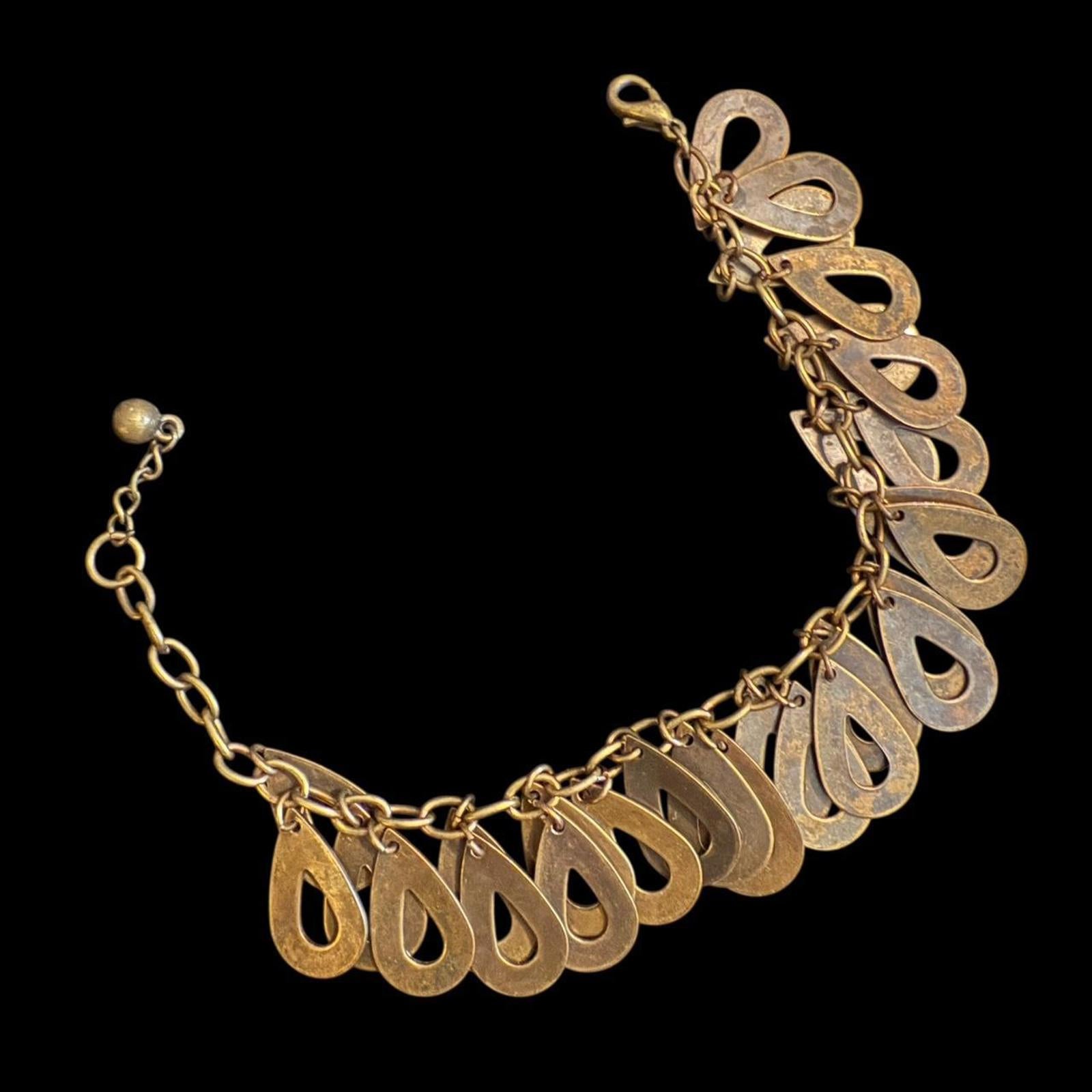 Gold Tone Tear Drop Charm Bracelet