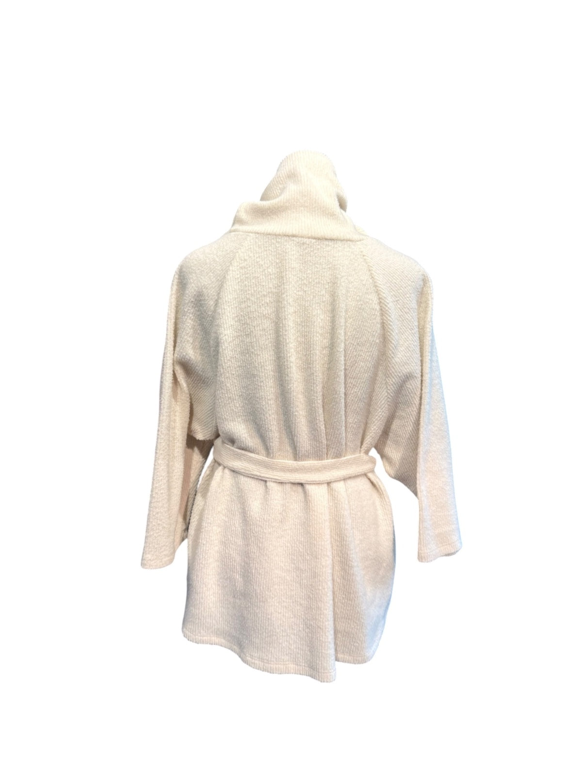 COMO BLU Cream Turtleneck Sweater with Belt
