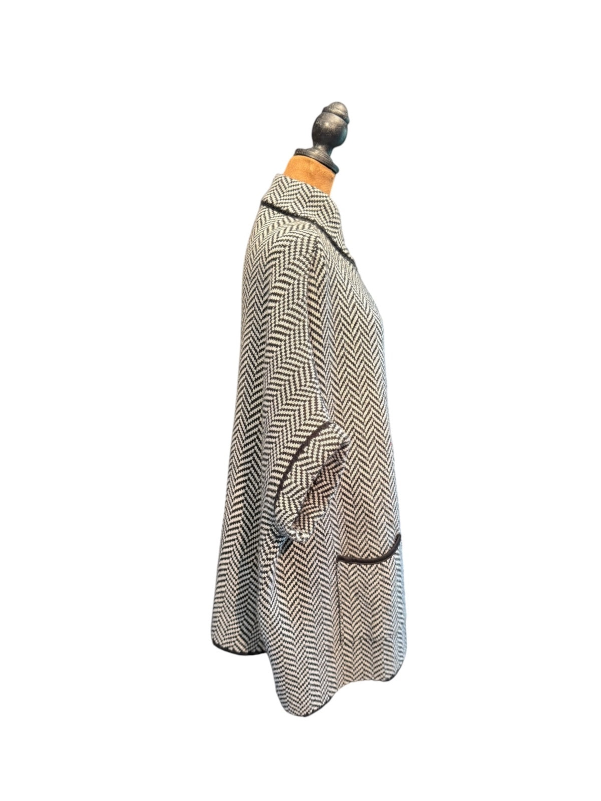 APT. 9 Black & White Chevron Pattern Acrylic Poncho Sweater