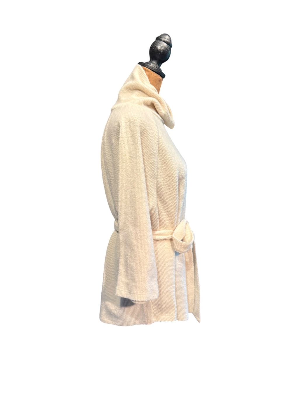 COMO BLU Cream Turtleneck Sweater with Belt