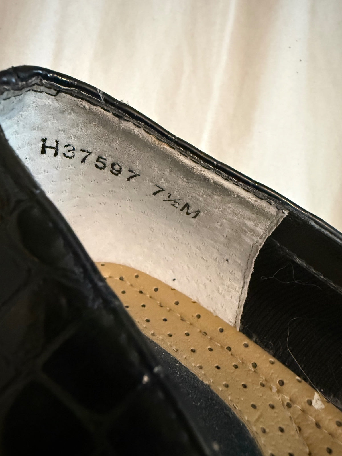 Ross Hommerson Black Croc-Embossed Low Heel Pumps