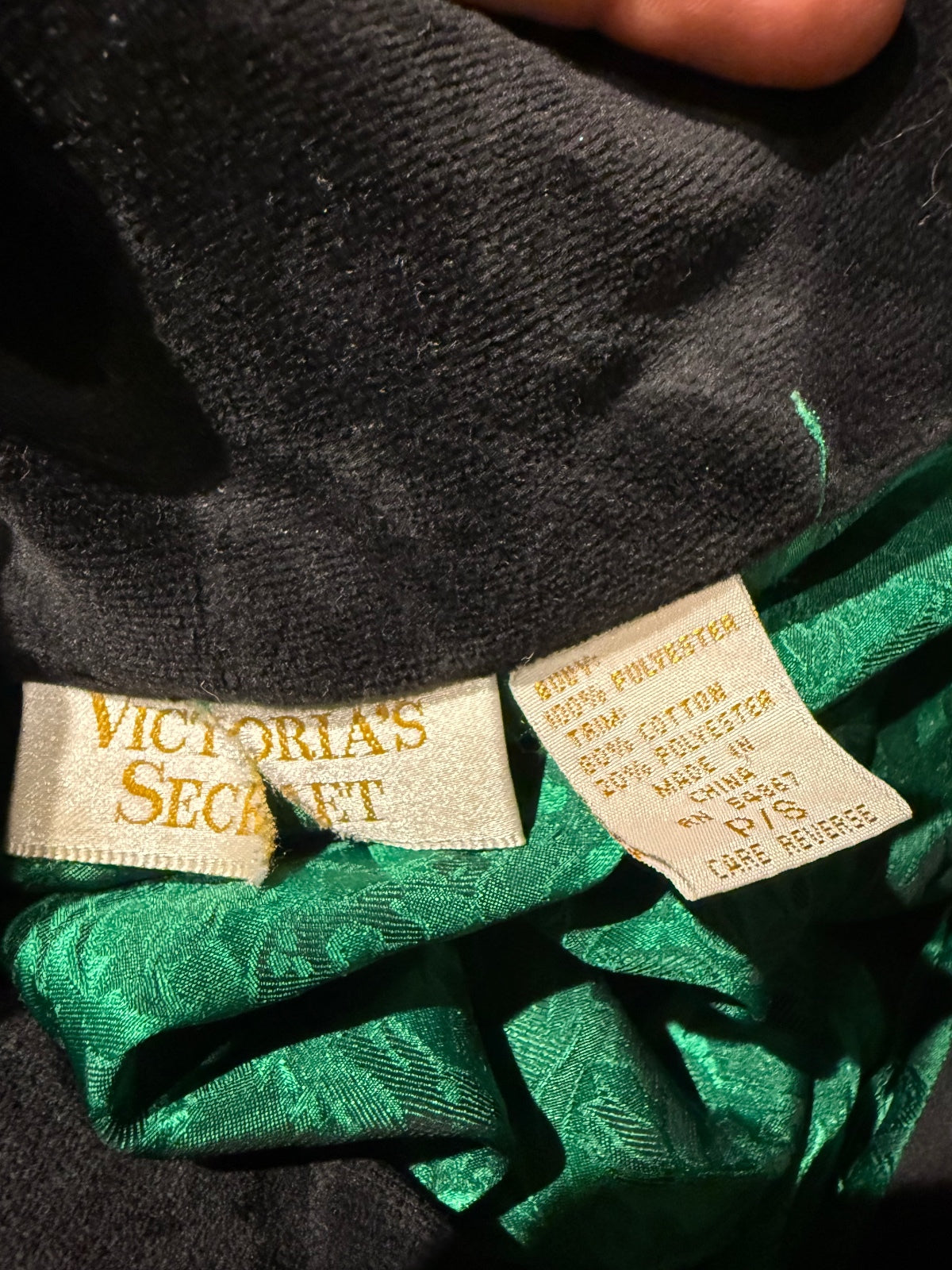Victoria's Secret Gold Label Green Satin Jacquard Robe with Black Velvet Collar