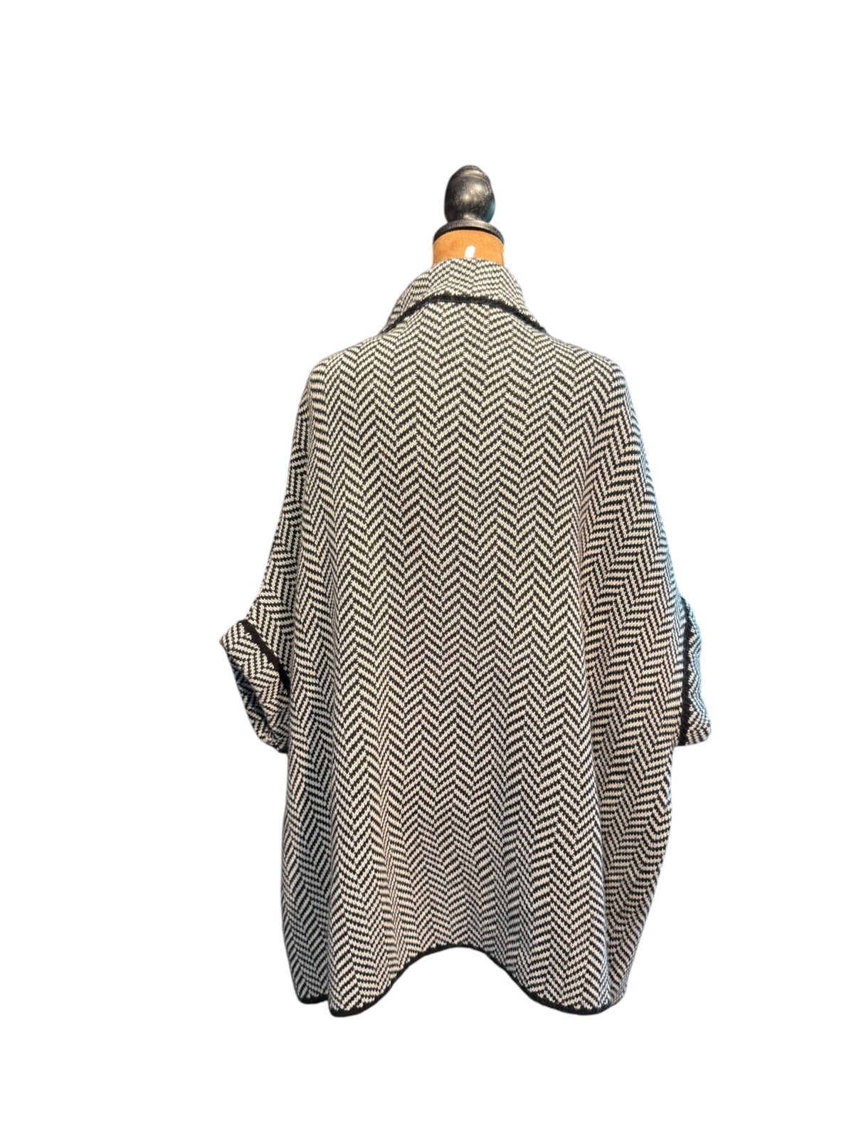 APT. 9 Black & White Chevron Pattern Acrylic Poncho Sweater
