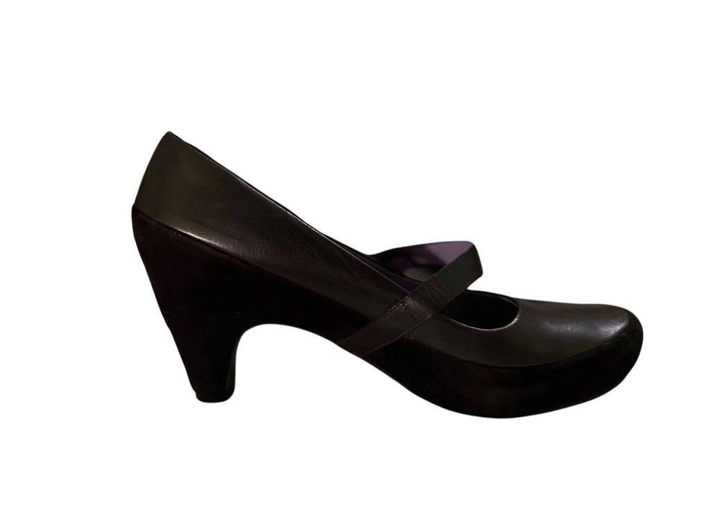 Tsubo Black Leather and Suede Mary Jane Heels