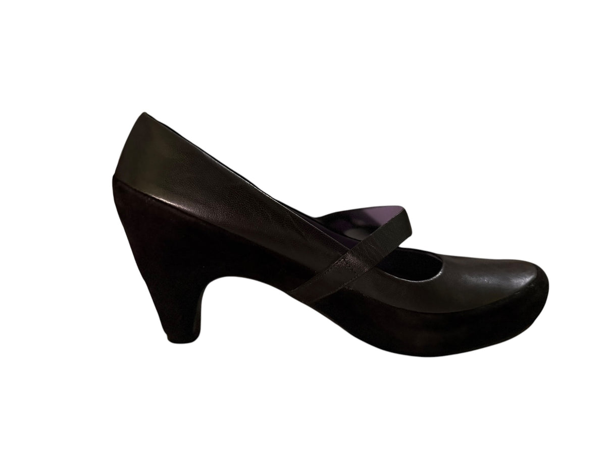 Tsubo Black Leather and Suede Mary Jane Heels
